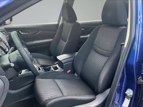 Used 2017 Nissan Rogue SV w/ SV Premium Package AWD/4WD image 21