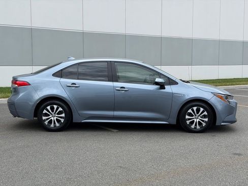 Used 2021 Toyota Corolla LE image 4