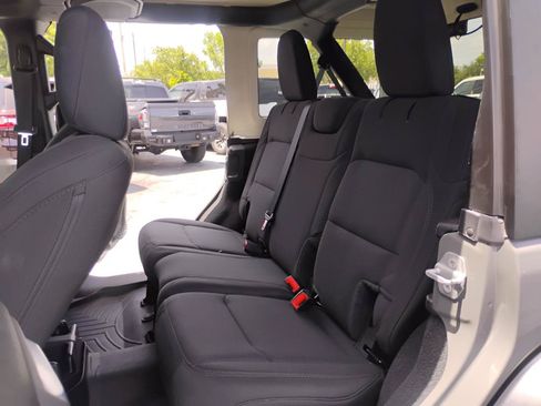 Used 2020 Jeep Wrangler Unlimited Sport S AWD/4WD image 37