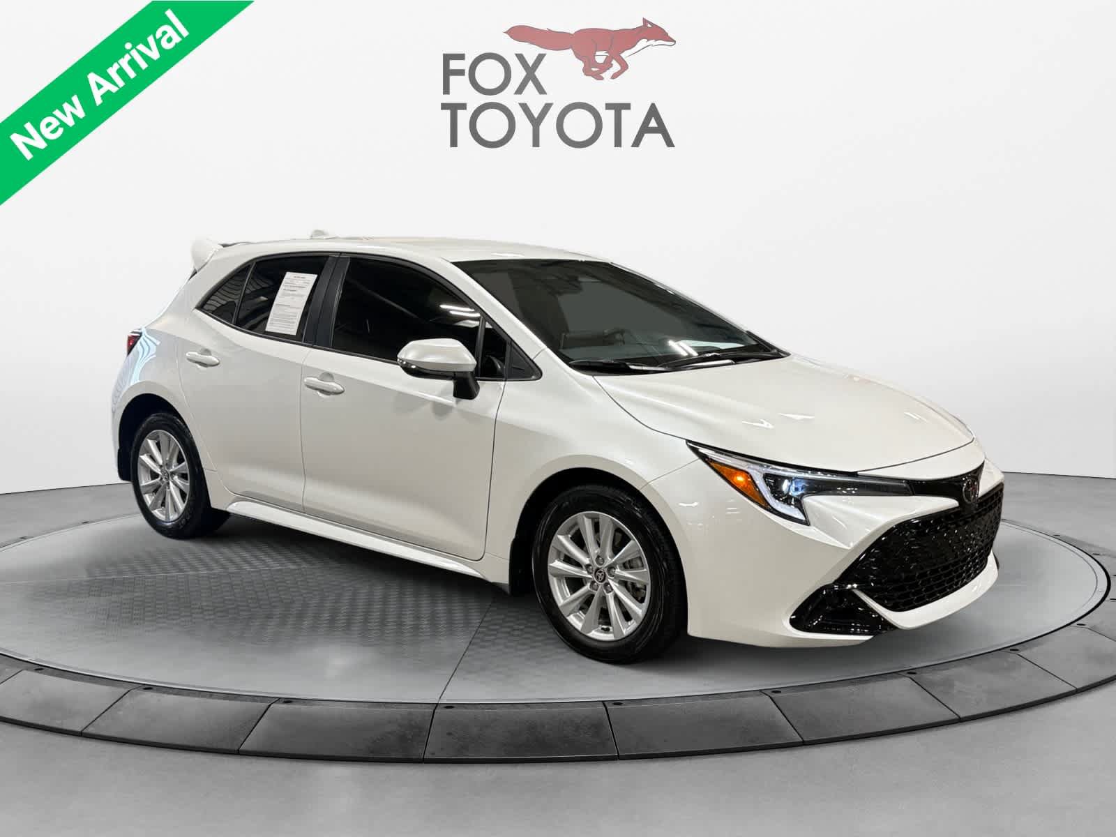 Used 2025 Toyota Corolla SE w/ SE Package FWD image 8