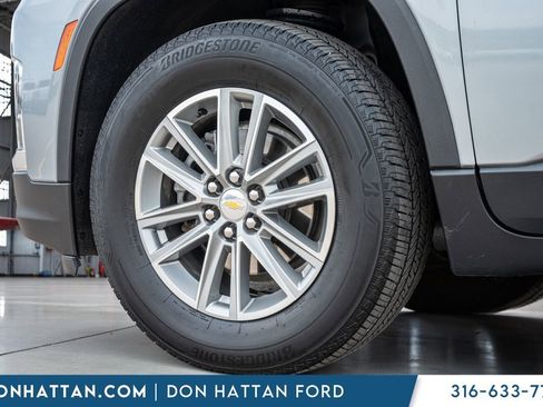 Used 2023 Chevrolet Traverse LT FWD image 41