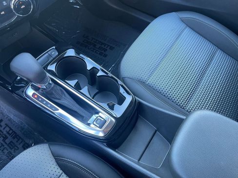 Used 2025 Chevrolet Trax LT image 41