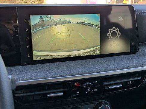 Used 2025 Nissan Kicks SV image 14