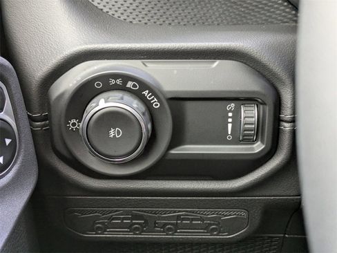 Used 2024 Jeep Wrangler Rubicon image 38