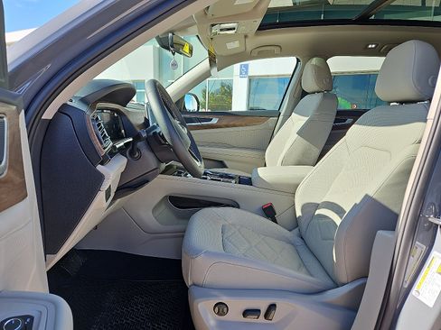 New 2026 Volkswagen Atlas SE image 12