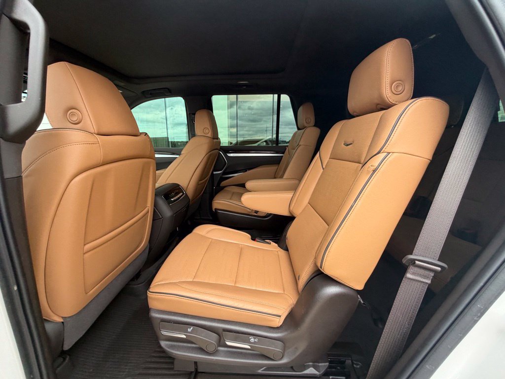 Used 2025 Cadillac Escalade Premium Luxury w/ Touring Package AWD/4WD image 21