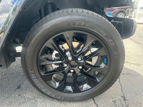 Used 2023 Jeep Wrangler Unlimited Sahara AWD/4WD image 3