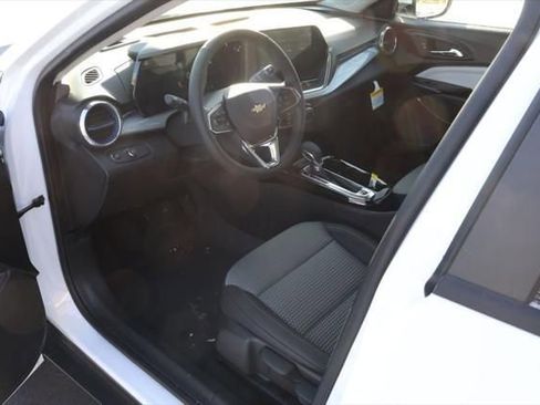 New 2026 Chevrolet Trax LT w/ Driver Confidence Package image 13