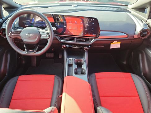 New 2025 Chevrolet Equinox EV RS FWD image 18