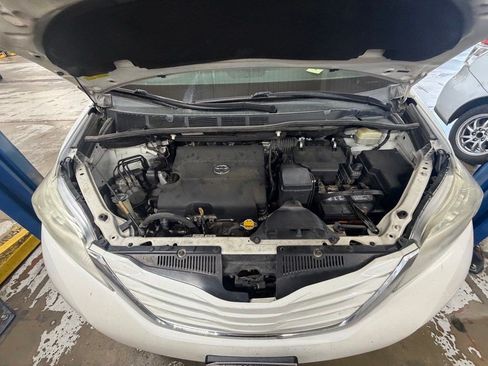Used 2015 Toyota Sienna LE FWD image 18
