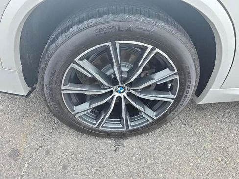 Used 2021 BMW X5 xDrive40i w/ M Sport Package AWD/4WD image 10