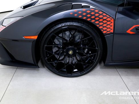 Used 2022 Lamborghini Huracan STO RWD image 24