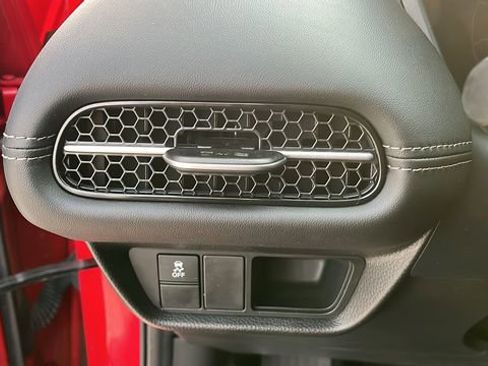 Used 2023 Honda HR-V EX-L image 8