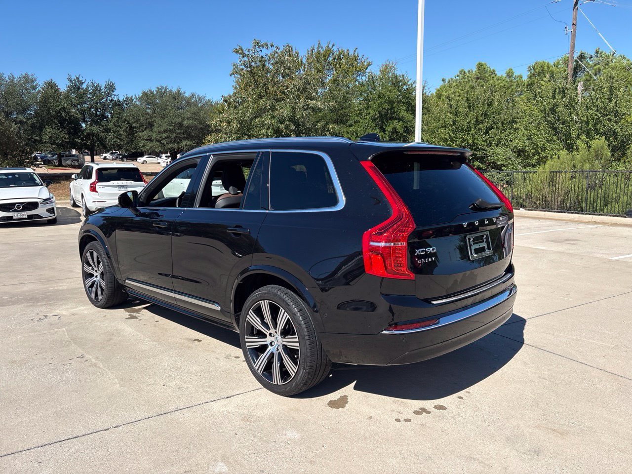 Used 2024 Volvo XC90 B5 Plus w/ Protection Package Premier AWD/4WD image 7