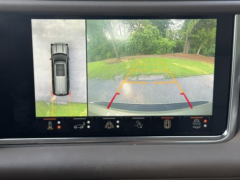 Used 2024 GMC Yukon Denali w/ Denali Reserve Package AWD/4WD image 13