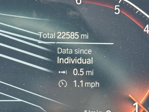 Used 2025 BMW X4 xDrive30i image 21