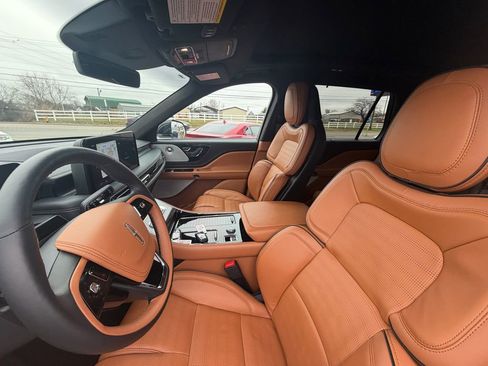 Used 2025 Lincoln Aviator Black Label image 9