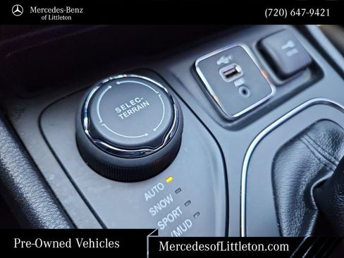 Used 2020 Jeep Cherokee Latitude Lux w/ Comfort/Convenience Group AWD/4WD image 30