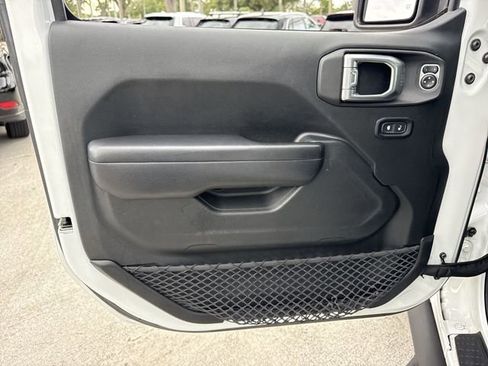 Used 2018 Jeep Wrangler Unlimited Sport S AWD/4WD image 13