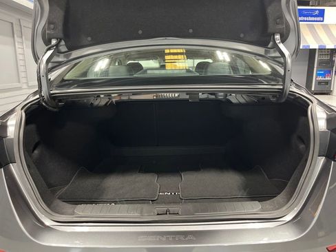Used 2023 Nissan Sentra SR w/ SR Premium Package FWD image 37
