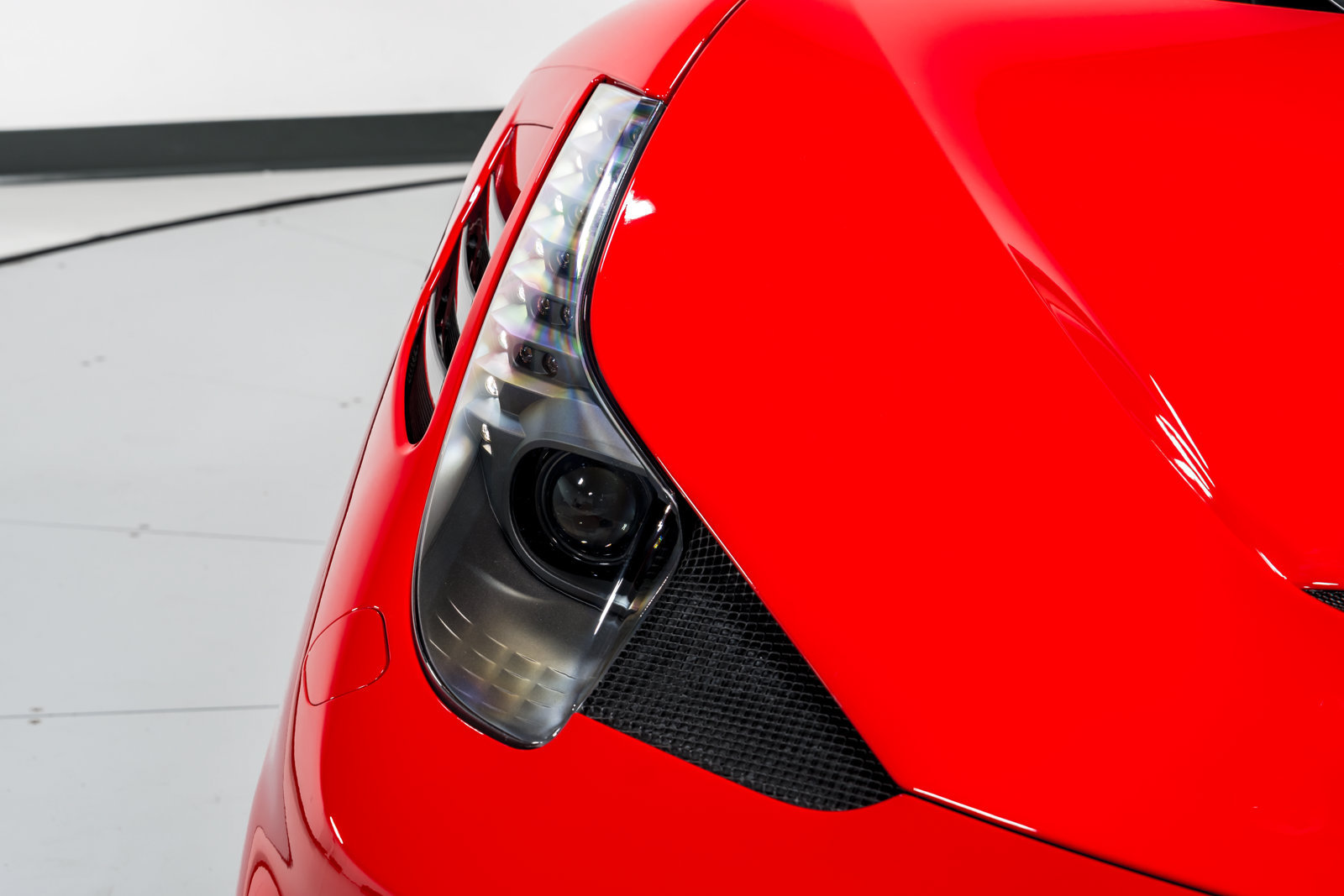 Used 2015 Ferrari 458 Speciale A RWD image 47