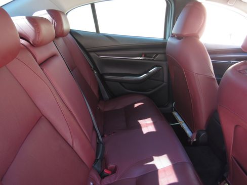 Used 2024 MAZDA MAZDA3 s image 12