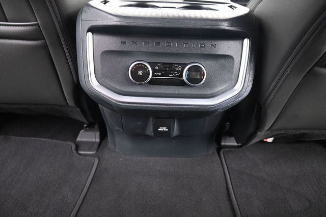 Used 2025 Ford Expedition Active AWD/4WD image 21