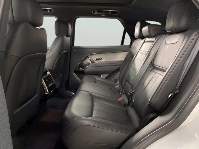 Used 2025 Land Rover Range Rover Sport SE AWD/4WD image 63