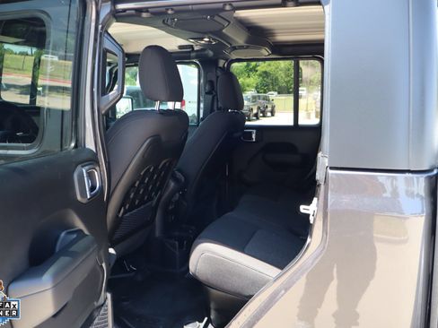 Used 2023 Jeep Gladiator Mojave w/ Trailer Tow Package AWD/4WD image 26