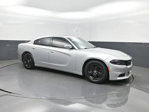 Used 2021 Dodge Charger SXT w/ Leather Interior Group RWD image 34