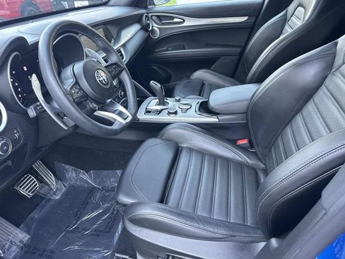 Used 2025 Alfa Romeo Stelvio Sprint AWD/4WD image 19