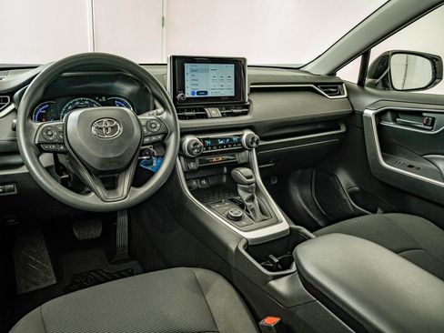 Used 2025 Toyota RAV4 LE AWD/4WD image 28