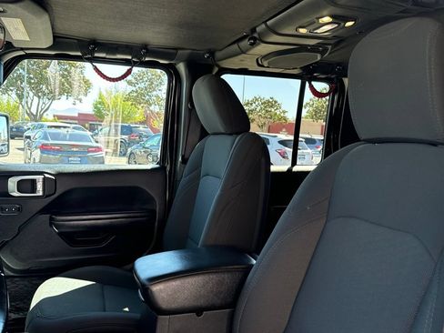Used 2020 Jeep Gladiator Sport w/ Quick Order Package 24S AWD/4WD image 13