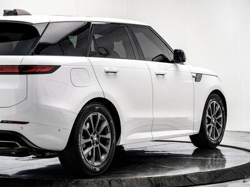 Used 2024 Land Rover Range Rover Sport Dynamic SE AWD/4WD image 18