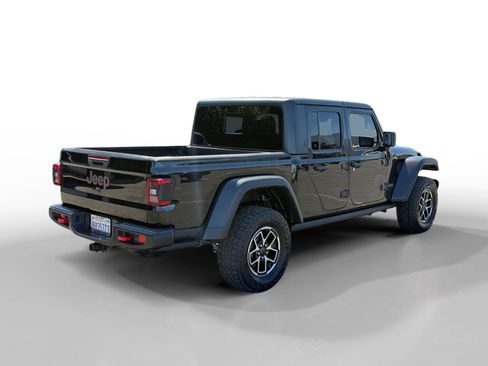 Used 2024 Jeep Gladiator Rubicon AWD/4WD image 5