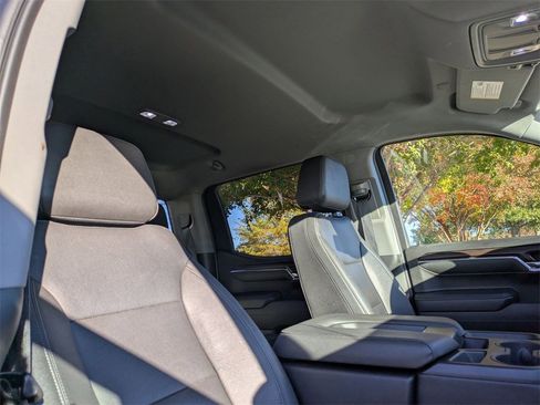 Used 2024 GMC Sierra 1500 SLT image 19