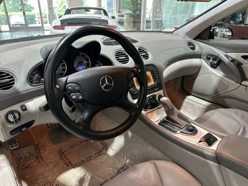 Used 2005 Mercedes-Benz SL 55 AMG image 32