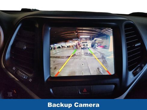 Used 2016 Jeep Cherokee Limited w/ Luxury Group image 13