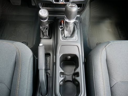 Used 2024 Jeep Wrangler Sport S image 22