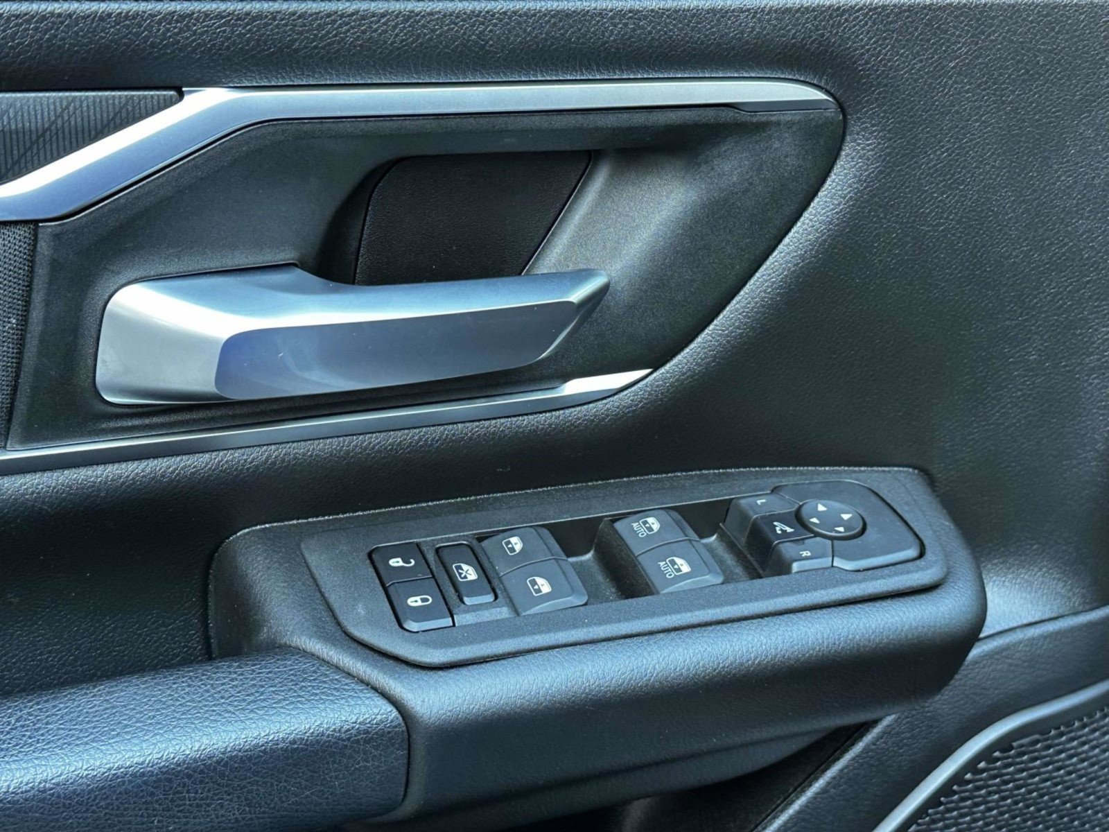 Used 2025 RAM 1500 Big Horn AWD/4WD image 14