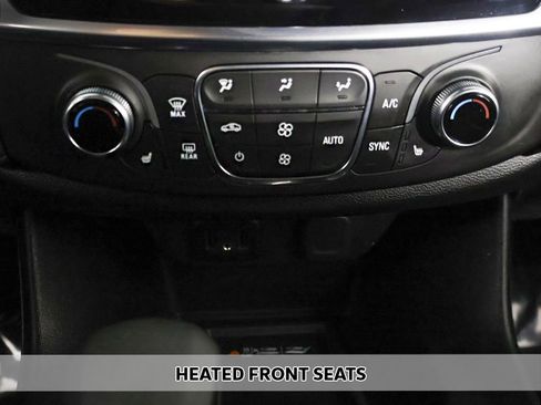 Used 2023 Chevrolet Traverse LT w/ Rear Camera Mirror Package AWD/4WD image 6