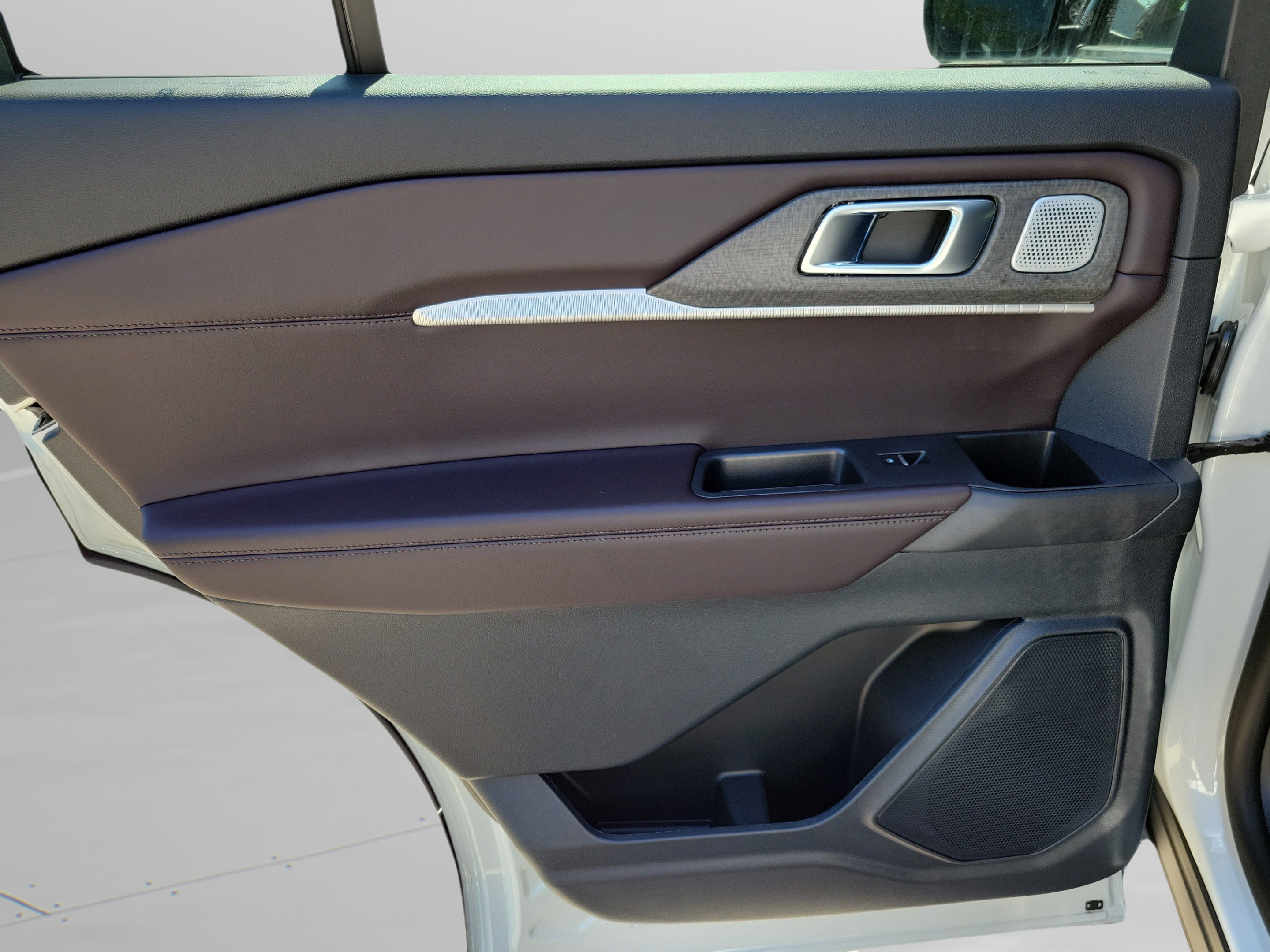 New 2026 Ford Explorer Platinum RWD image 7