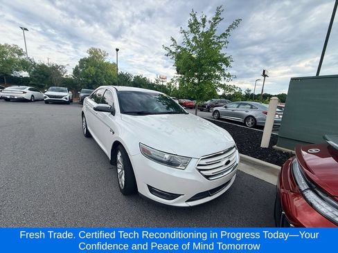Used 2013 Ford Taurus Limited FWD image 6