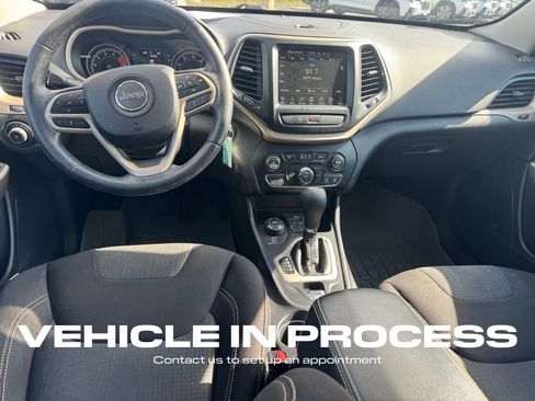 Used 2017 Jeep Cherokee Latitude w/ Safety/Convenience Group image 10