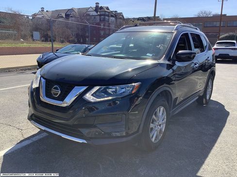 Used 2019 Nissan Rogue SV image 4