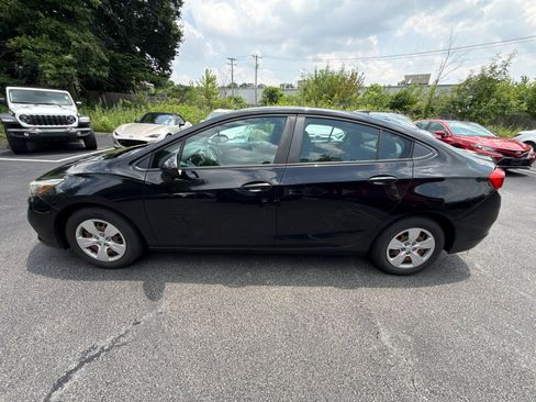Used 2017 Chevrolet Cruze LS FWD image 3