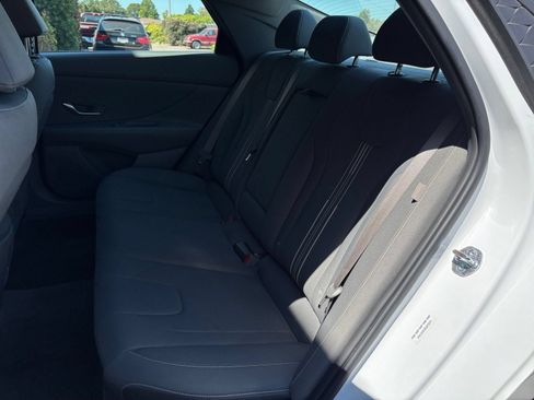 Used 2025 Hyundai Elantra SEL FWD image 34