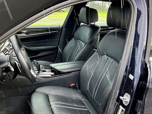 Used 2018 BMW 530i xDrive image 9