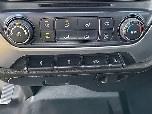 Used 2018 GMC Sierra 2500 SLE w/ SLE Fleet Convenience Package AWD/4WD image 26