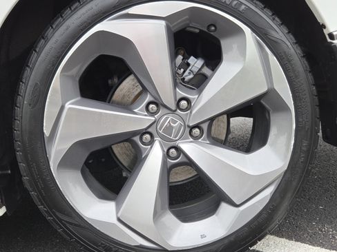 Used 2020 Honda Accord Touring image 16
